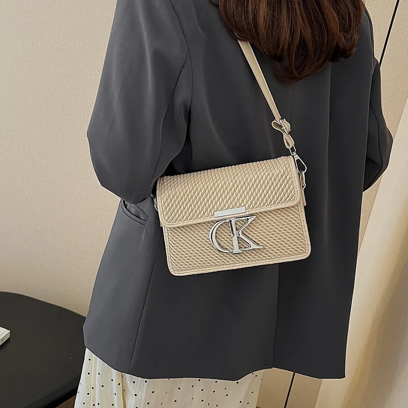 

2023 Новая сумка с буквенным принтом — кошелек через плечо/плечо, минималистичная женская сумка, модный и универсальный повседневный аксессуар ‌