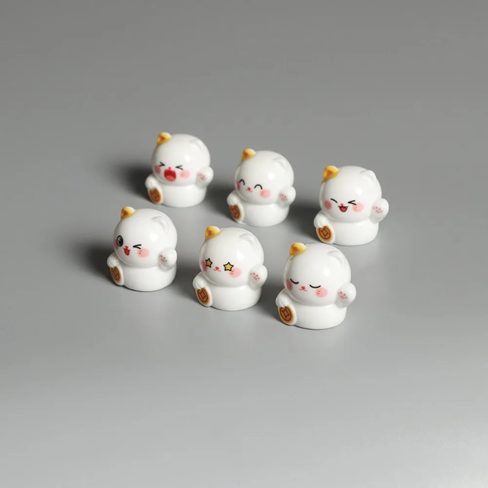 Mini Resin Lucky Cat Figurines Set Kawaii Maneki Neko Fortune Coin Desk Micro Landscape Decor Birthday Halloween Gifts