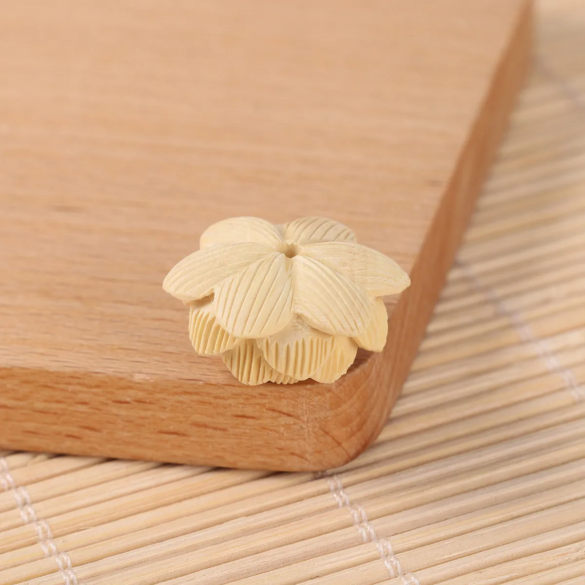 

Hand Carved Solid Boxwood Lotus Flower Pendant Charm for DIY Jewelry Making Necklace Bracelet Earrings Keychain Anklet