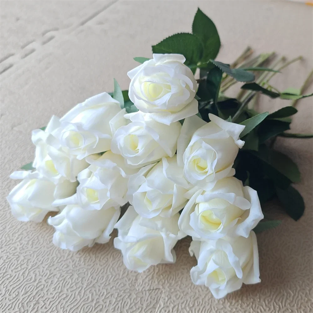 12pcs 리얼 터치 인공 꽃 흰색 장미 새싹 웨딩 신부 꽃다발 정원 장식 가짜 꽃 시뮬레이션 장미 지점