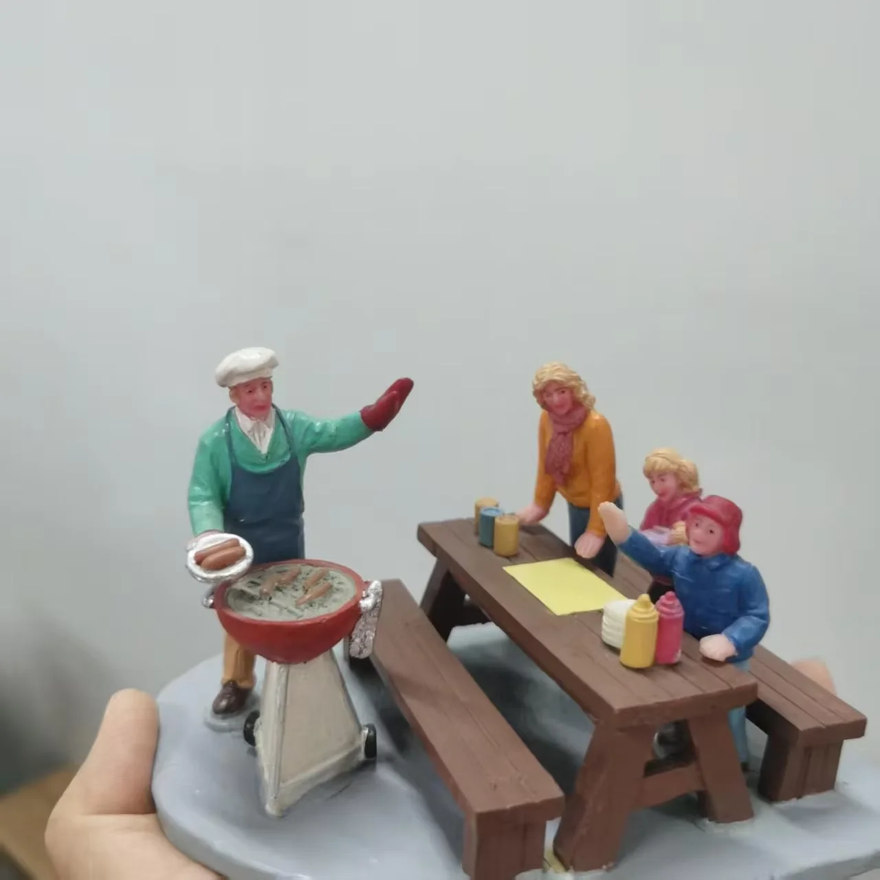 Resin Figure Mental Psychological Sand Table Game Box Court Therapy Family BBQ