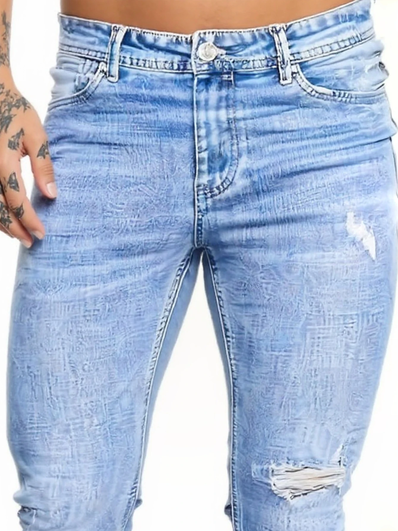 Jeans masculinos de corte justo com franjas desgastadas azul celeste, com um design exclusivo que contende ao corpo, criação sem esforço de um t