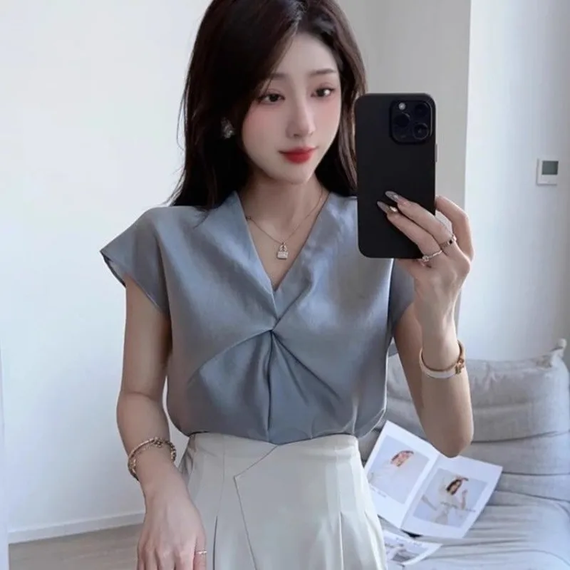 

Women Summer Fashion V-neck Pleated Solid Color Short Sleeve Chiffon Shirts Ladies Simplicity Office Lady All-match Casual Tops