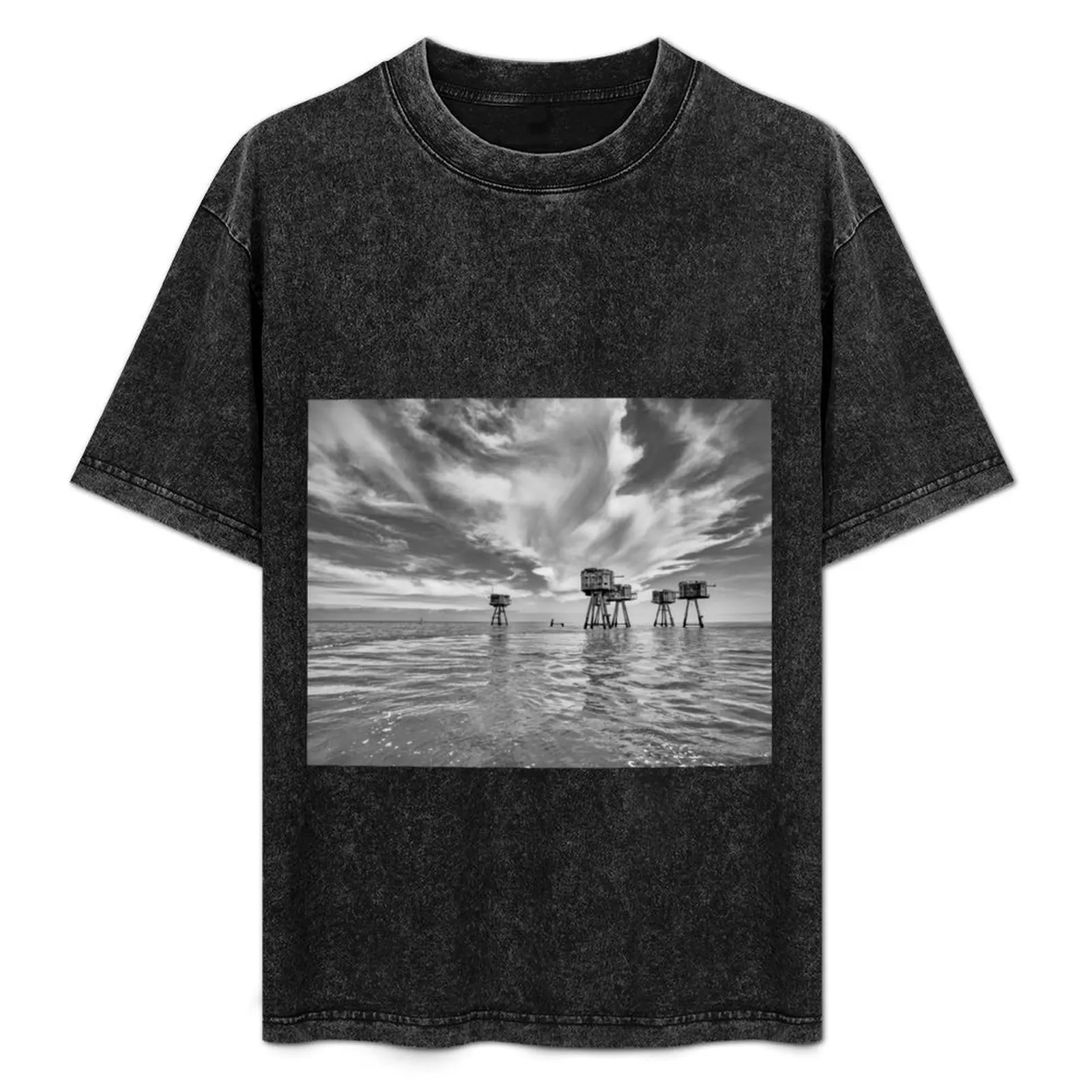 Shivering Sands Maunsell Forts BW T-Shirt Fashion Letter Print T-Shirt