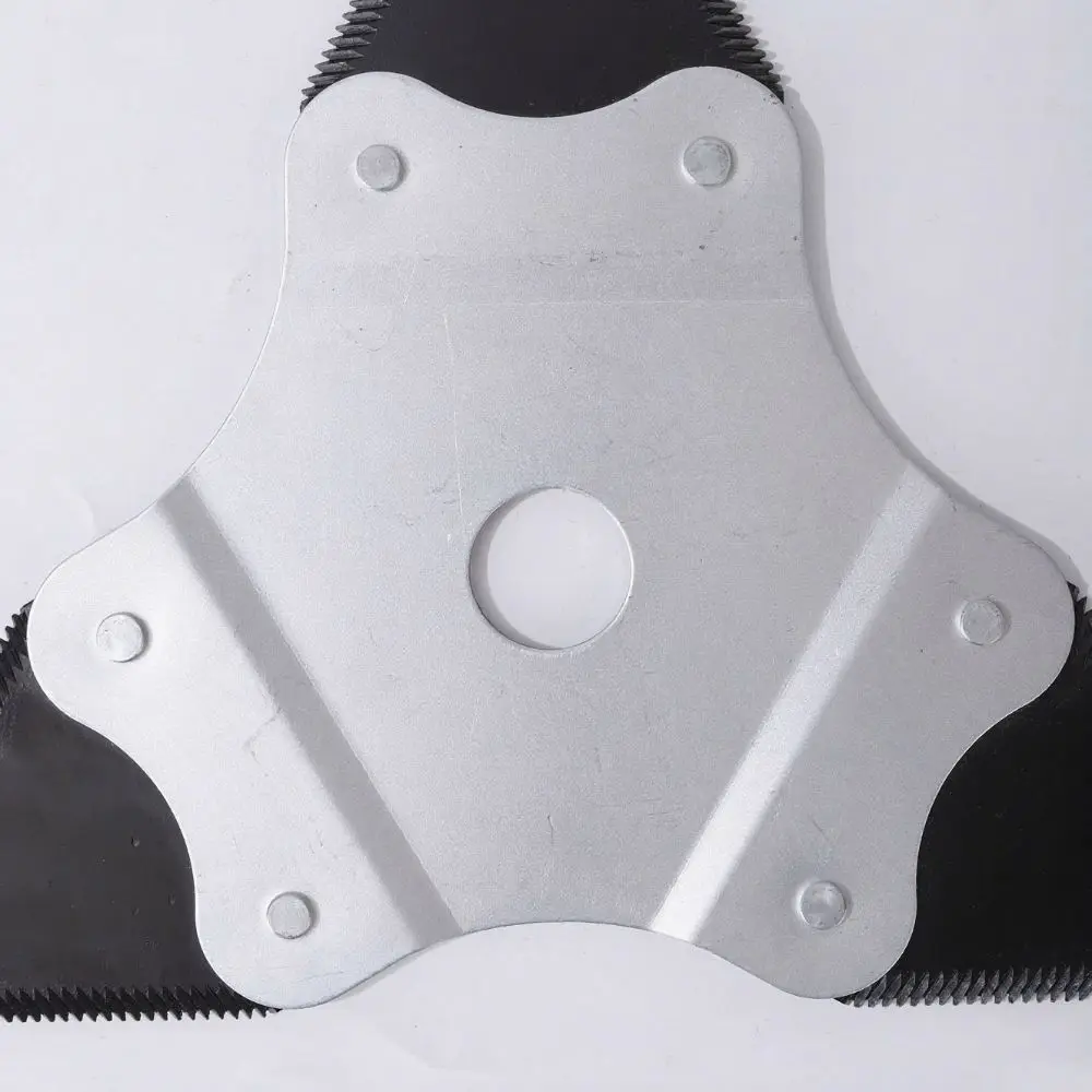 شفرات جزازة العشب من الصلب المنغنيز ذات الاستخدام المزدوج حافة مسننة شفرات مثلثة محسنة شفرات مسننة على شكل مثلث #4