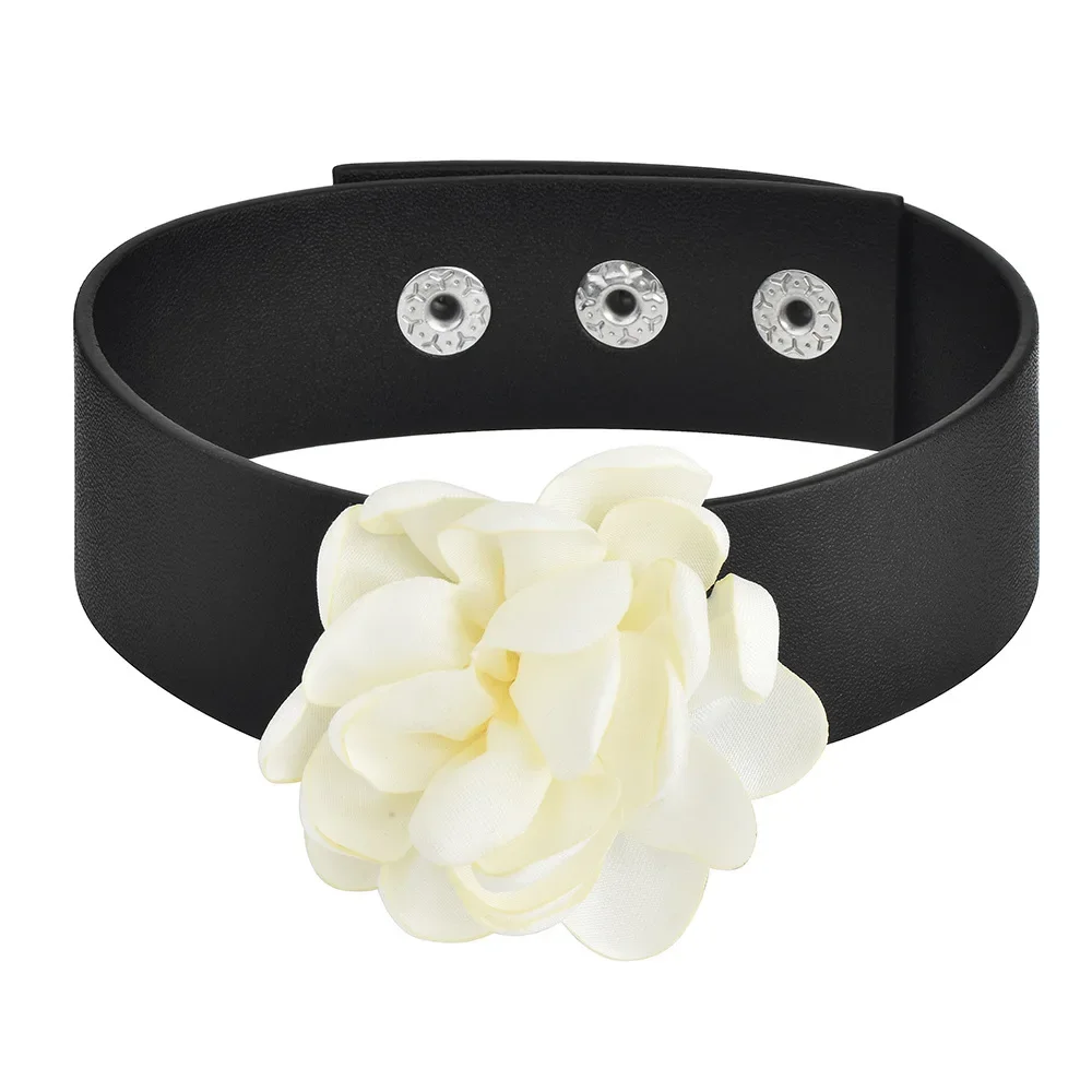 2025The small Xiangfeng camellia neck collar is fashionable and unique. You can change the flower collar for women