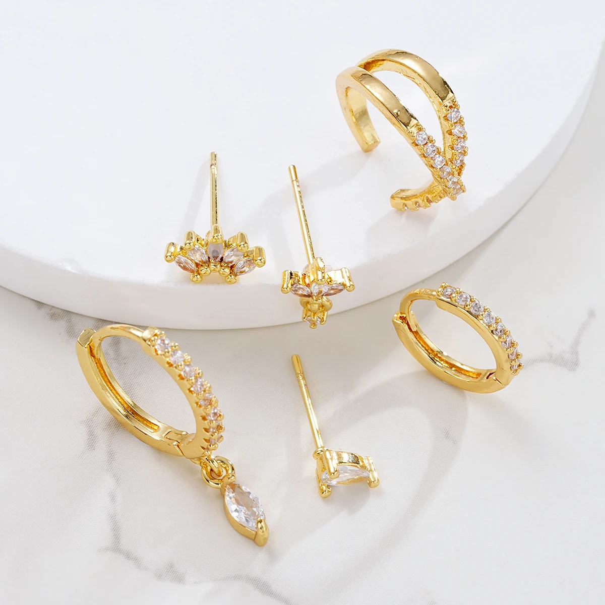 6-teiliges europäisches und amerikanisches minimalistisches Edelstahl-Zirkon-Ohrclip-Set für Damen, elegante Ohrstecker, Schmuckgeschenke – Detail 6
