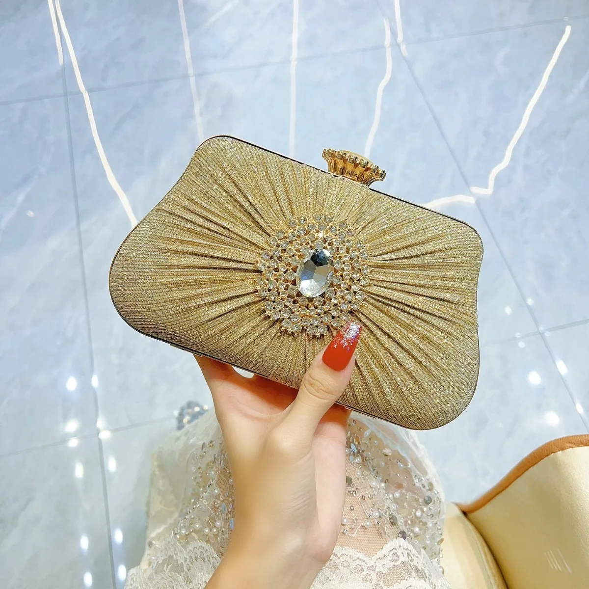 

2025 New Style Pleated Dinner Bag European and American Ladies Diamond Handbag Dress Wedding Bag Party Rhinestone Evening Bag