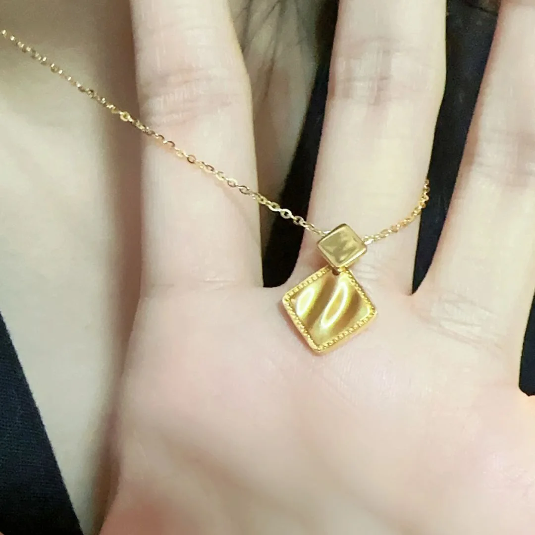 Retro geometric block pendant necklace women's simple Glossy charms high-end collar chain party banquet fine jewelry gifts