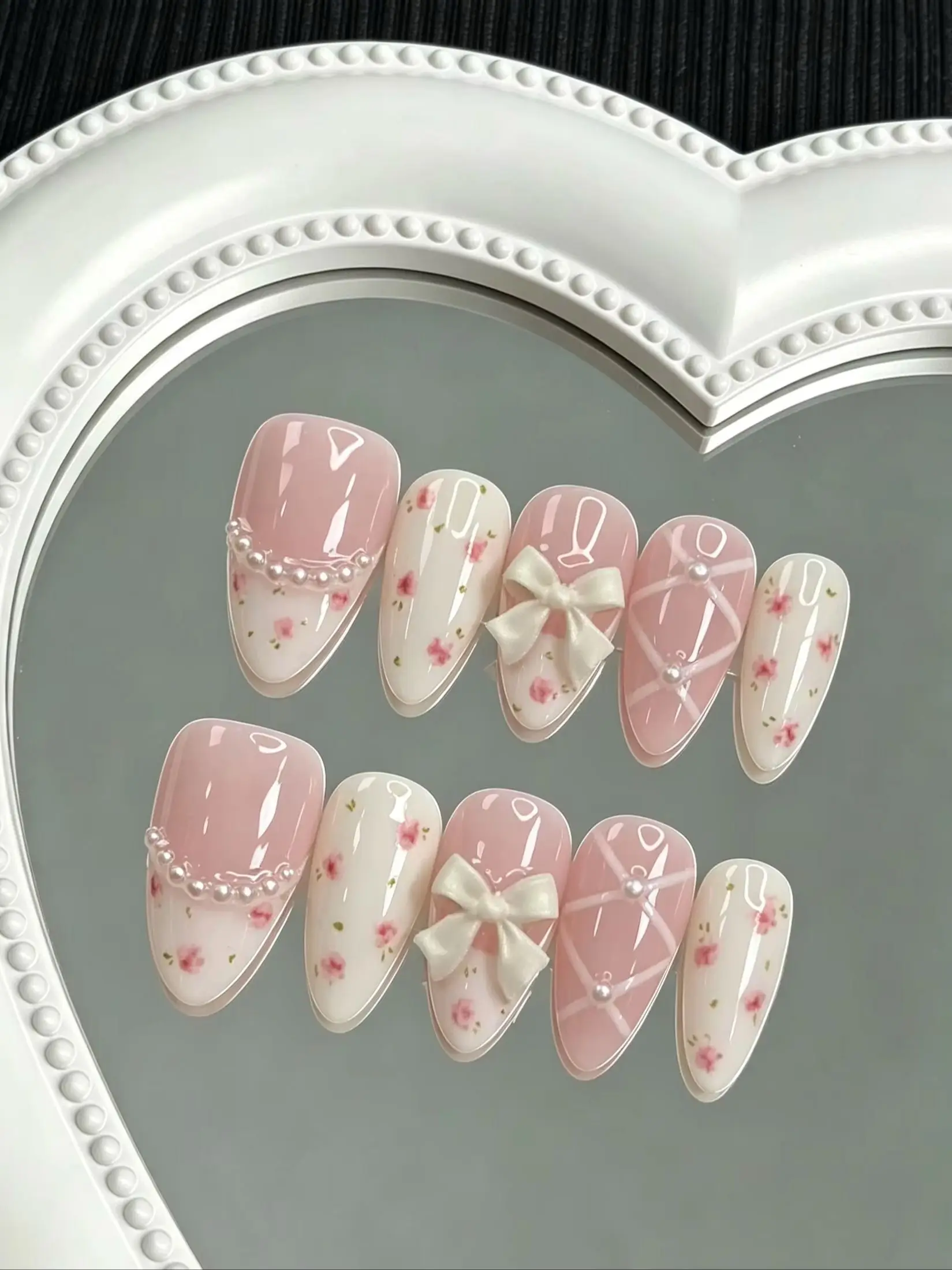 10-Piece Set of Gentle Floral Ballet Bow Mid-Length Almond-Shaped Press-On Nails, Soft and Elegant, with Rich Details and Eye-Catching