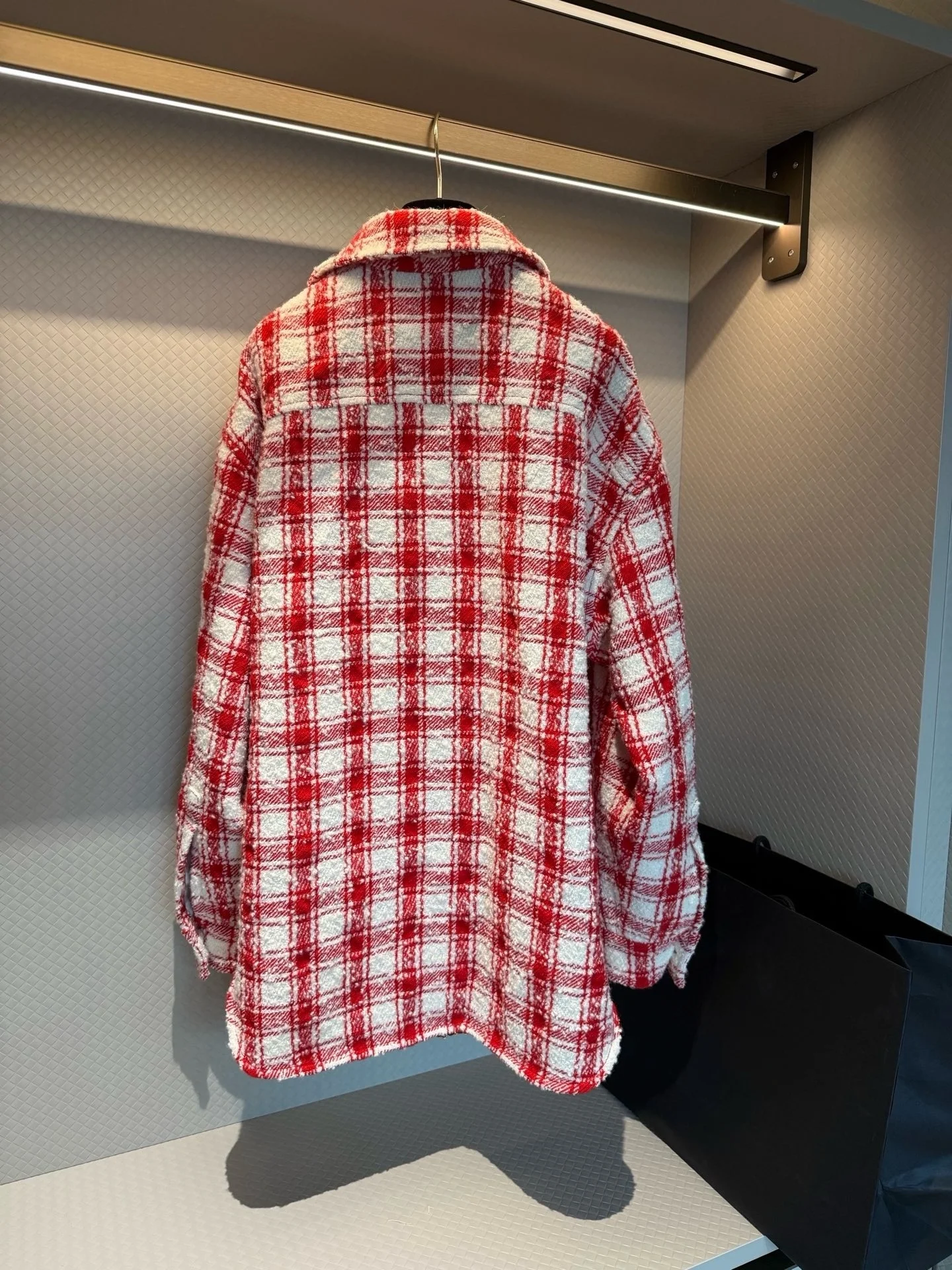 2026 Autumn New Women's Shirt Jacket Red White Checkered Jacket Top Loose Fit High Quality Simple Comfortable Versatile