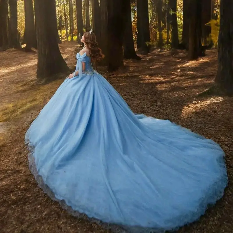 Neuankömmling Himmelblaue Quinceanera-Kleider 2025, luxuriöse Schleife, Schulter, Vestidos De 15 Años, Quinceañeras Ballkleid, süßes 16-Kleid, Gala