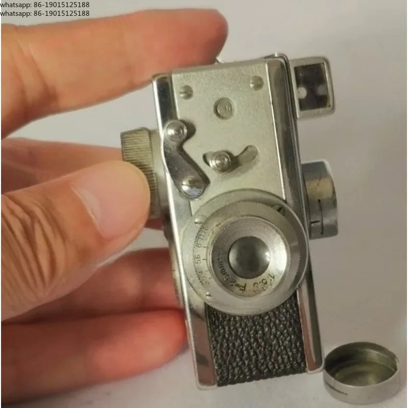 

Миниатюрная винтажная камера 1940 года, механический затвор, состояние хорошее.