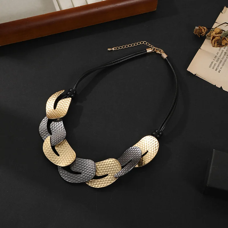 European and American Irregular Clavicle Chain Contrast Color Stitching Fashion Trendy Women's Personalized Short Necklace