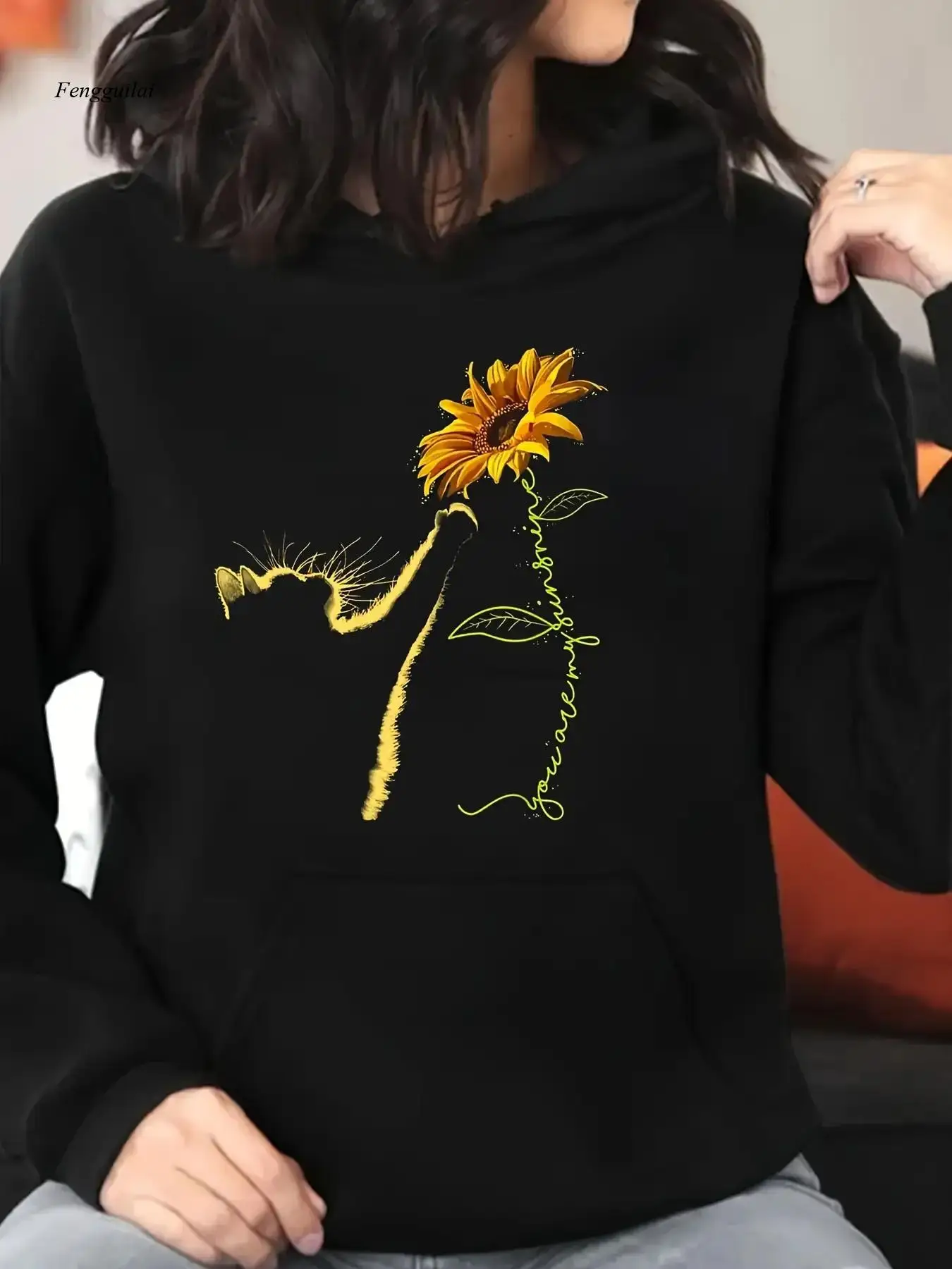 

Толстовка с капюшоном и принтом кота и подсолнуха — тяжелый пуловер, с желтыми и зелеными листьями