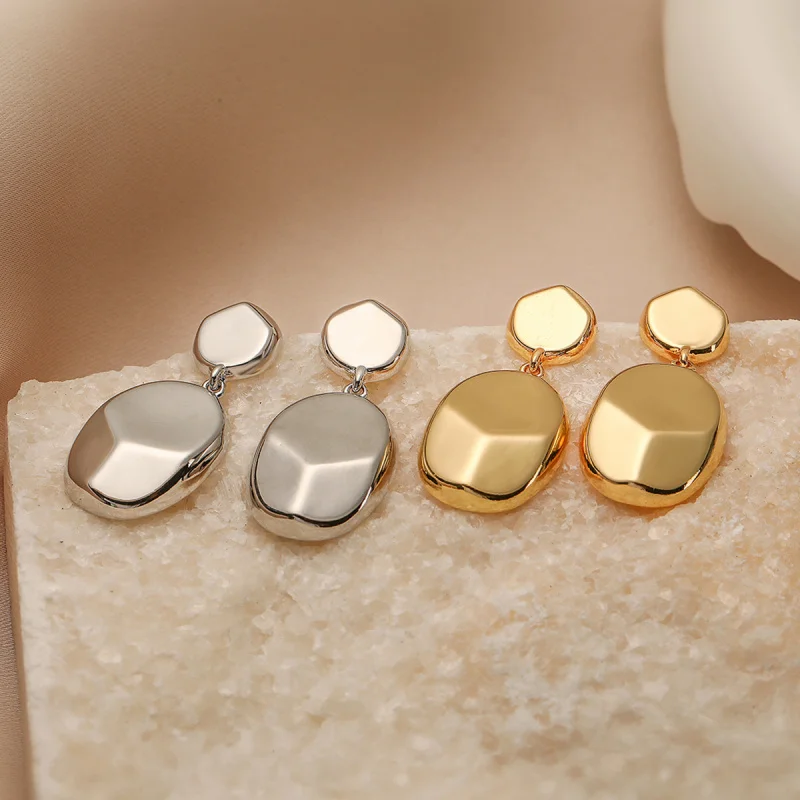 

European and American Simple Copper Plated 18K Gold Plain Geometric for Women, Niche Personality Versatile Earrings