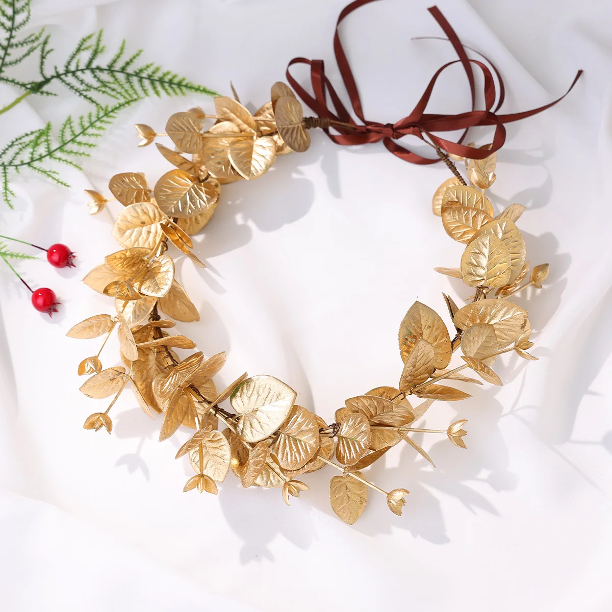 Mahkota Bunga Daun Emas Buatan Tangan dengan Pita Sutra Panjang untuk Hiasan Kepala Kostum Pesta Natal Wanita