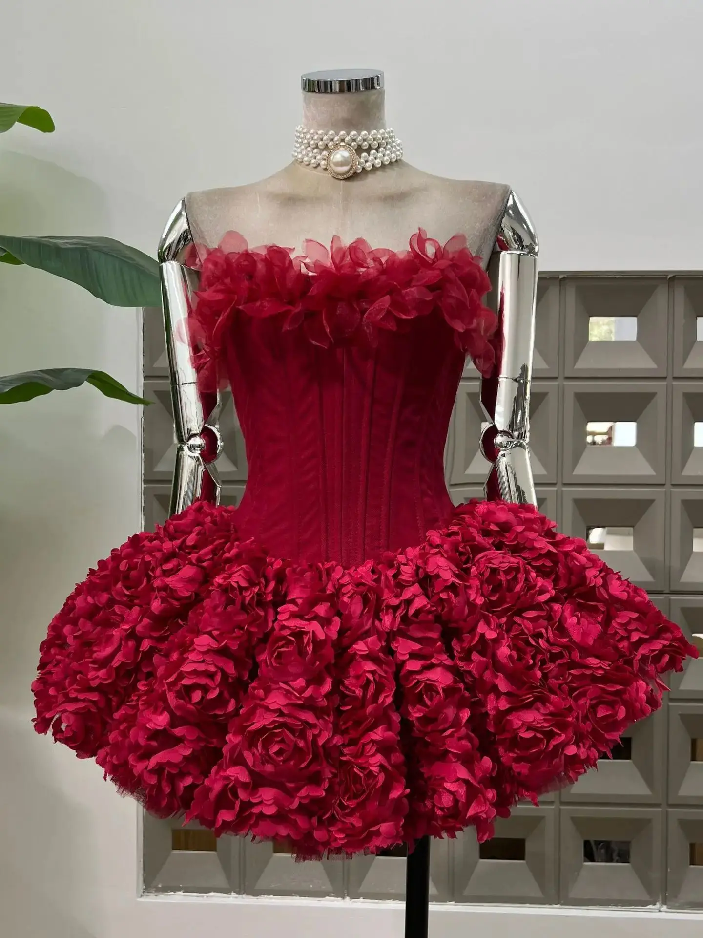 Mini robe trapèze à volants floraux, Sexy, sans bretelles, pour femmes, élégante, sans manches, dos nu, Slim, robe de Cocktail, fête d'anniversaire