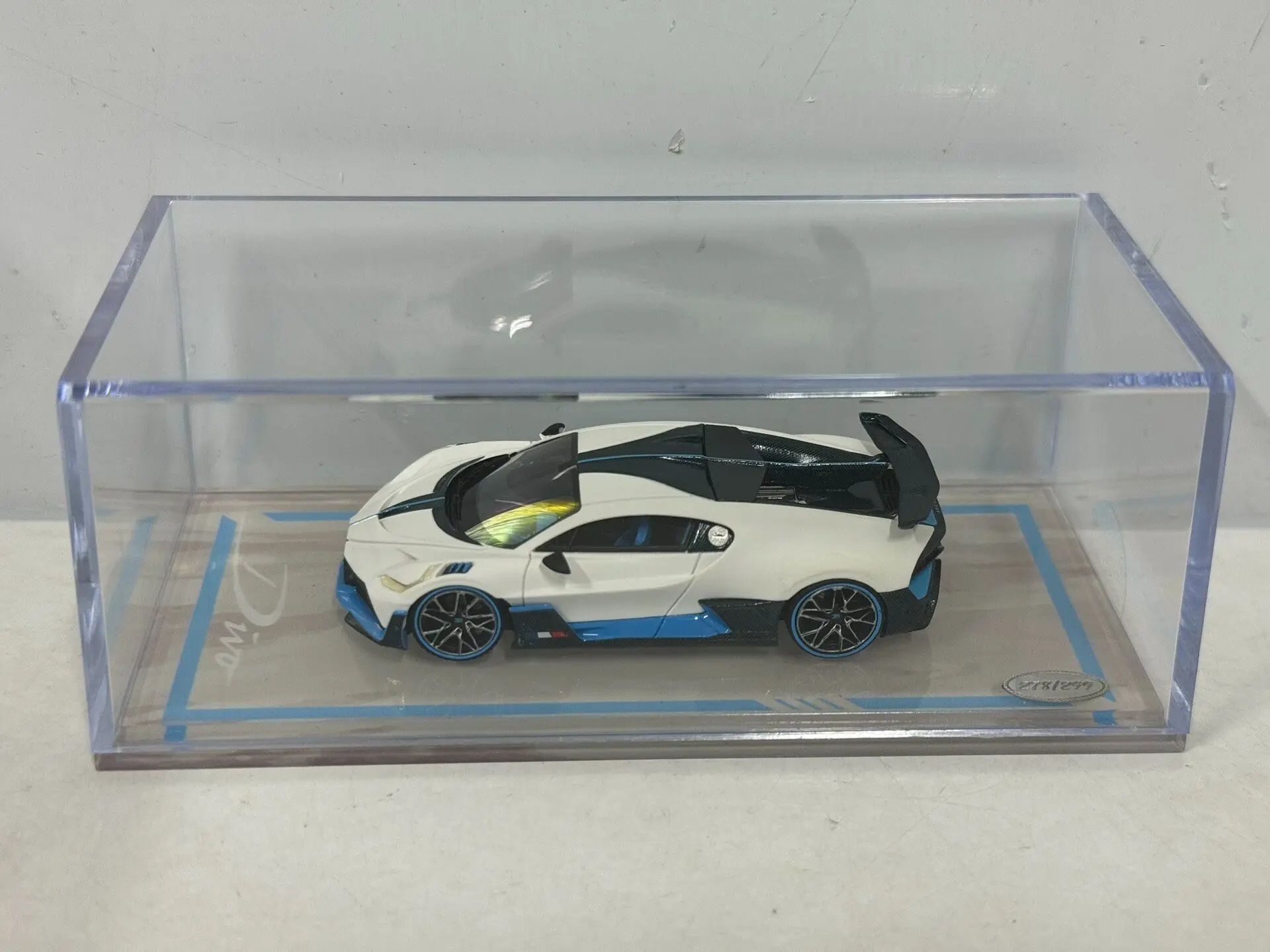 Diecast 404 Error 1/64 Scale Bugatti Divo Car Model