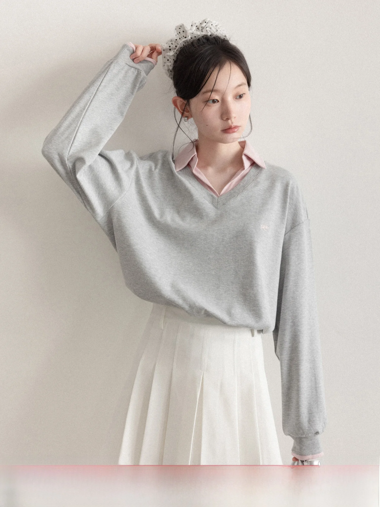 

Gray Neck Long Sleeve Sweatshirt Women's Style Casual Spring Top Academy Style Fake Two-Piece Loose Fit Comfortable Cott...