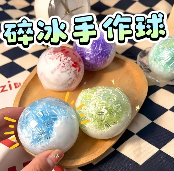 

6cm crushed ice mint crispy skin, squeeze and crunch, handmade ball will make a sound when pressed, toy squeeze, slow rebound, g