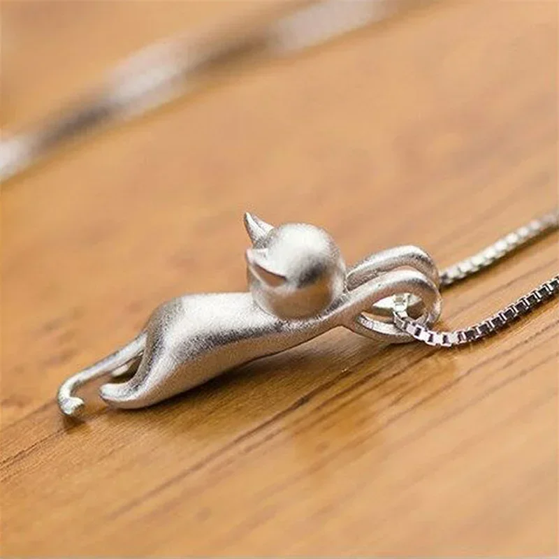 Cute Cat Necklace Women Black /White Animal Pendant Y2K Girls Neck Accessories Daily Wear Party Trendy Jewelry Fancy Gift