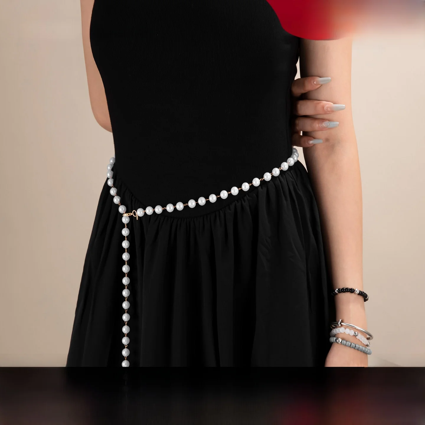 canles-konis-エスニックスタイル-パールウエストチェーン-ハイエンドセンセーション-パンツチェーン-ウエストアクセサリー-トレンディベルト-公式サイト