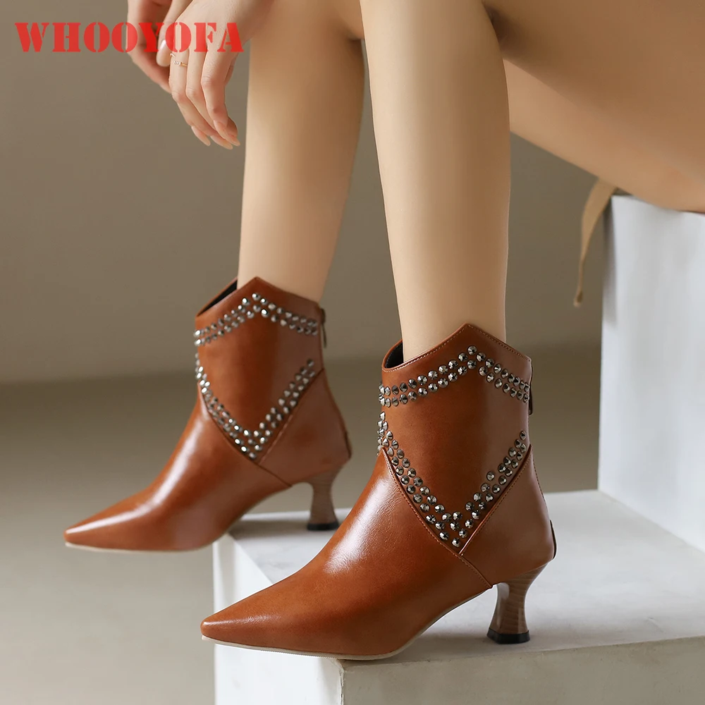 

Новые зимние удобные коричневые женские ботинки до середины икры с цветочным принтом, женская повседневная обувь на высоком каблуке с острым носком, большие размеры 43 46 50