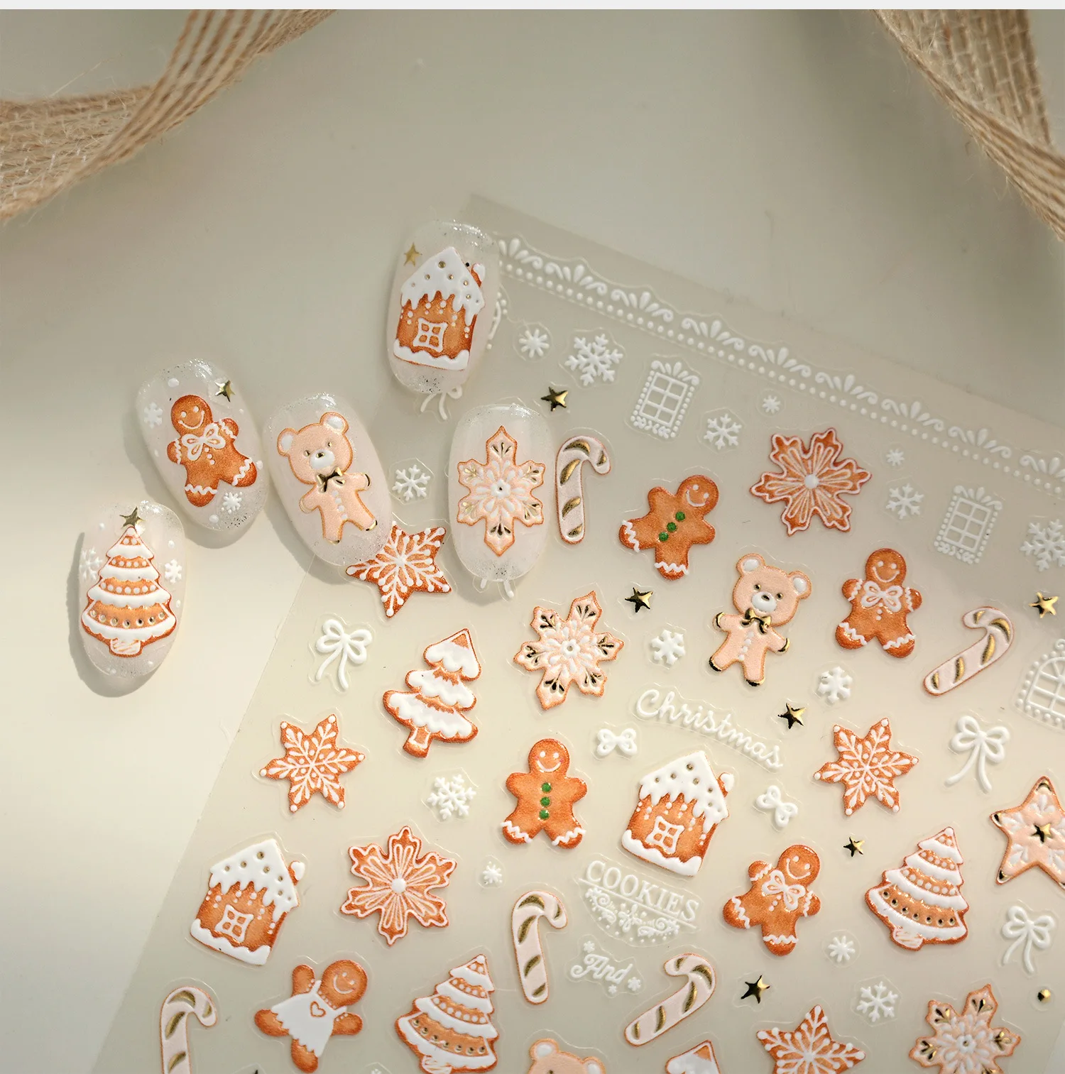 Albero di Natale Gingerbread Man Orso Stella Pupazzo di neve Bowknot Fiocchi di neve Sfera di cristallo Babbo Natale Inverno Nuovi adesivi per nail art Decalcomanie