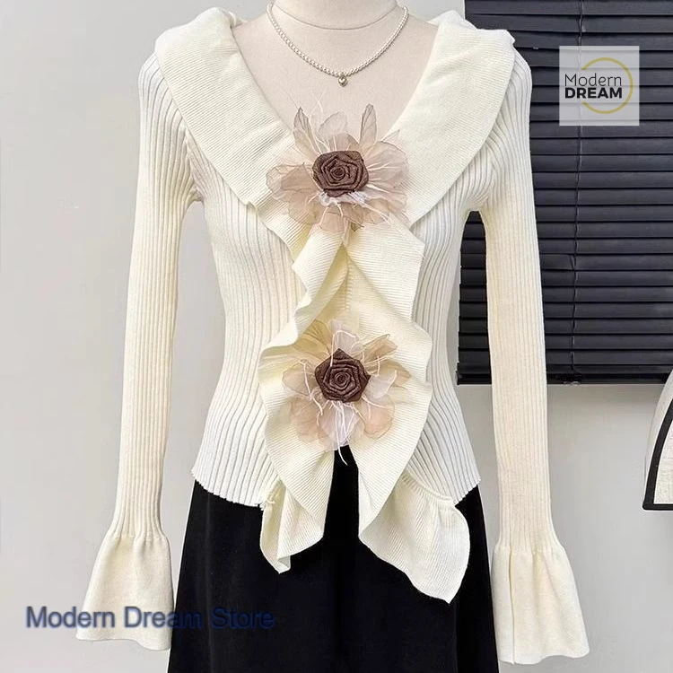 French design sense three-dimensional flower trumpet sleeve V-neck sweater women's spring and autumn new niche slim short top