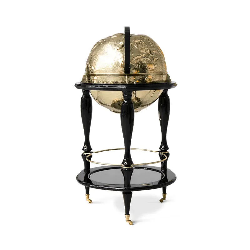 Gabinete de vino de cobre puro portugués, adorno decorativo de globo de arte creativo de diseñador de lujo, puede almacenar carrito de vino