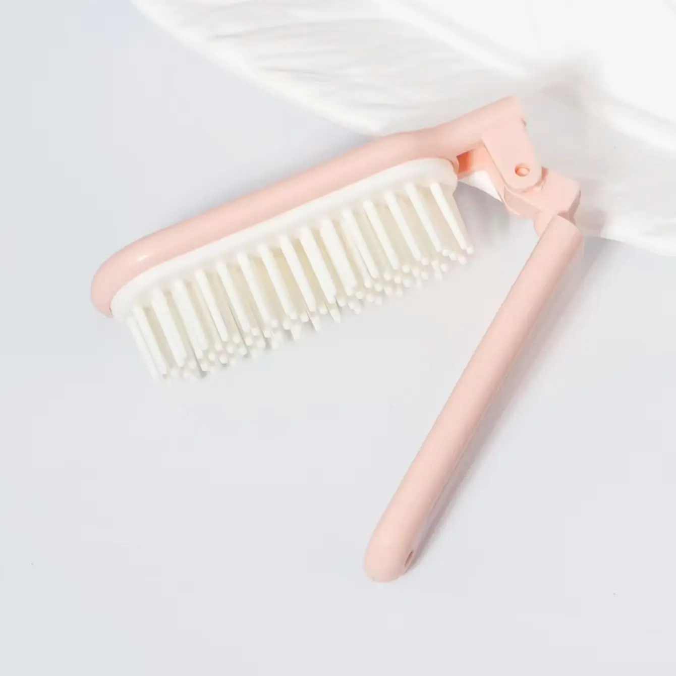 Portable travel folding comb, anti-static mini pocket comb, men's and women's hair styling tools, Special for Real Hair Wigs