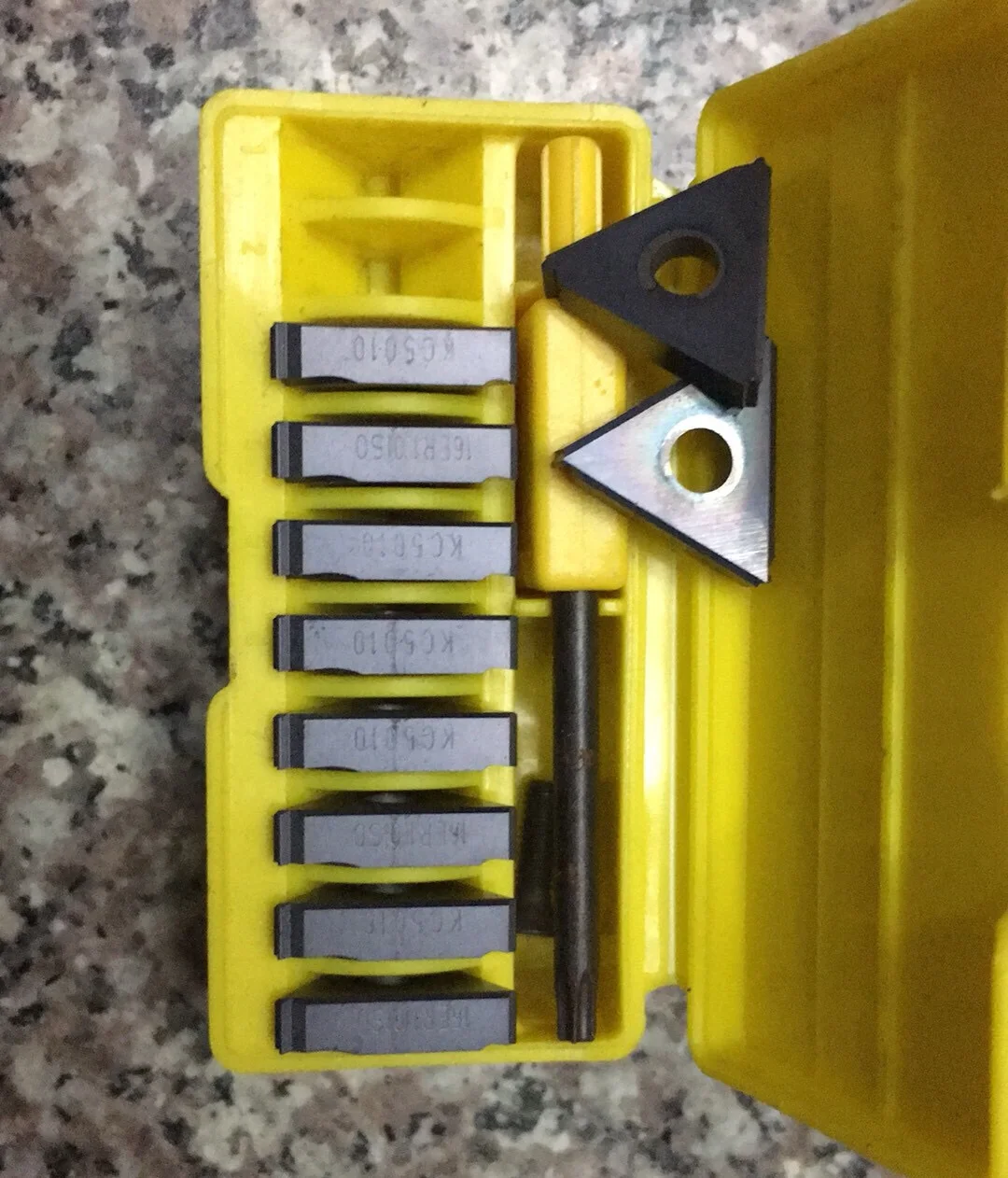 

Hard alloy cutting blades LT-16NR1.25ISO KC5025