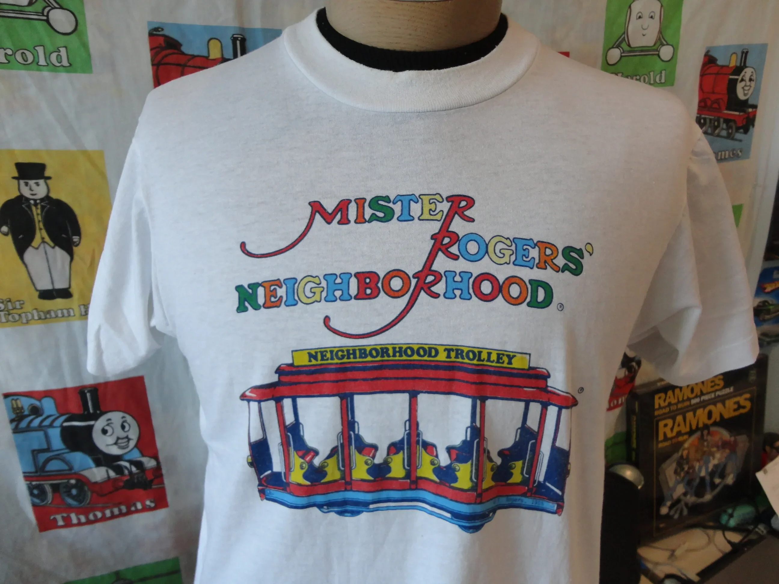 Vintage 1985 Mr. Rogers' Neighborhood Fred Rogers T-shirt