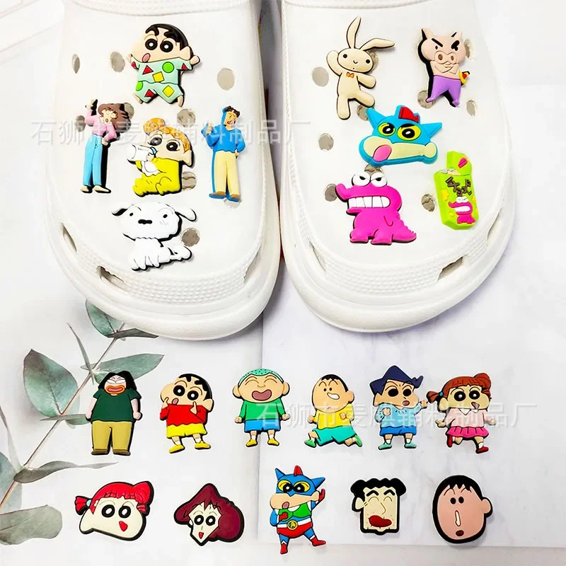 Juego de dijes de silicona para zapatos, accesorios de Croc de Anime, Crayon Shin-chan, regalo de x-mas, agujero de pulsera, decoración de