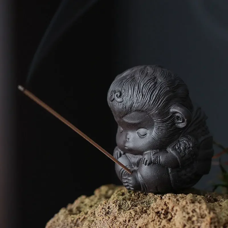 Chinoiserie Gift Ceramics Purple Clay Pottery Monkey King Sun Wukong Monkey Incense Sticks Craft Aromatherapy Tea Pet Desk Decor