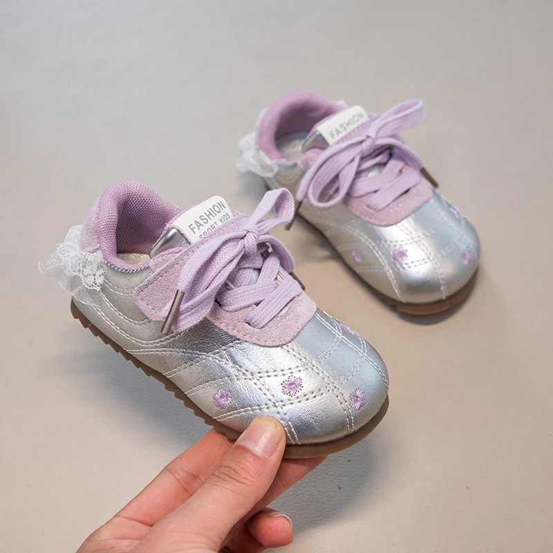 2026 Children's Anti-slip Flat Sport Shoes Spring New Style Baby Boys Girls Sneaker Trendy Leather Upper Rubber Sole Comfortable