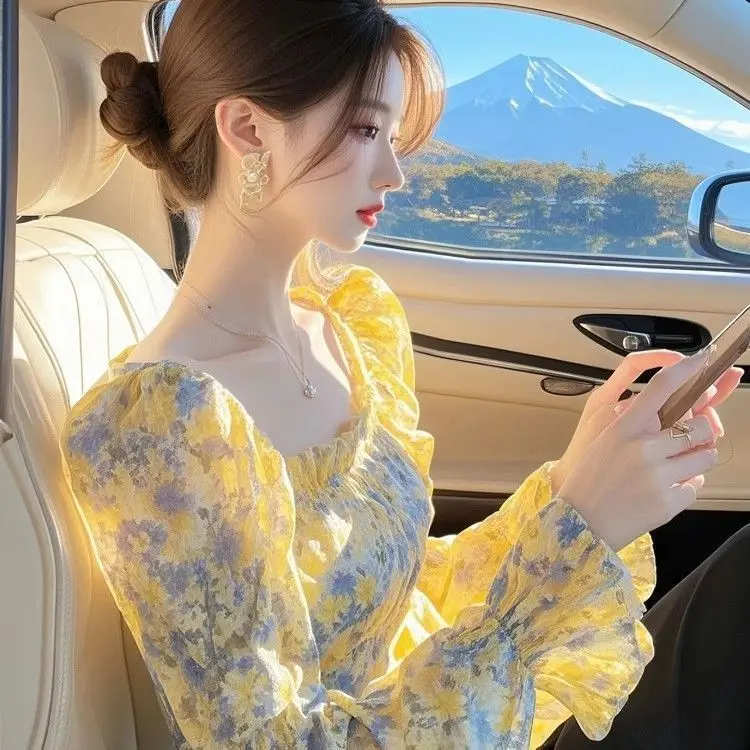 

Топы, футболки, весенний новый стиль весны 2025 года, красивый и элитный топ, французская синяя рубашка с цветочным принтом, сезон «Снова в школу»