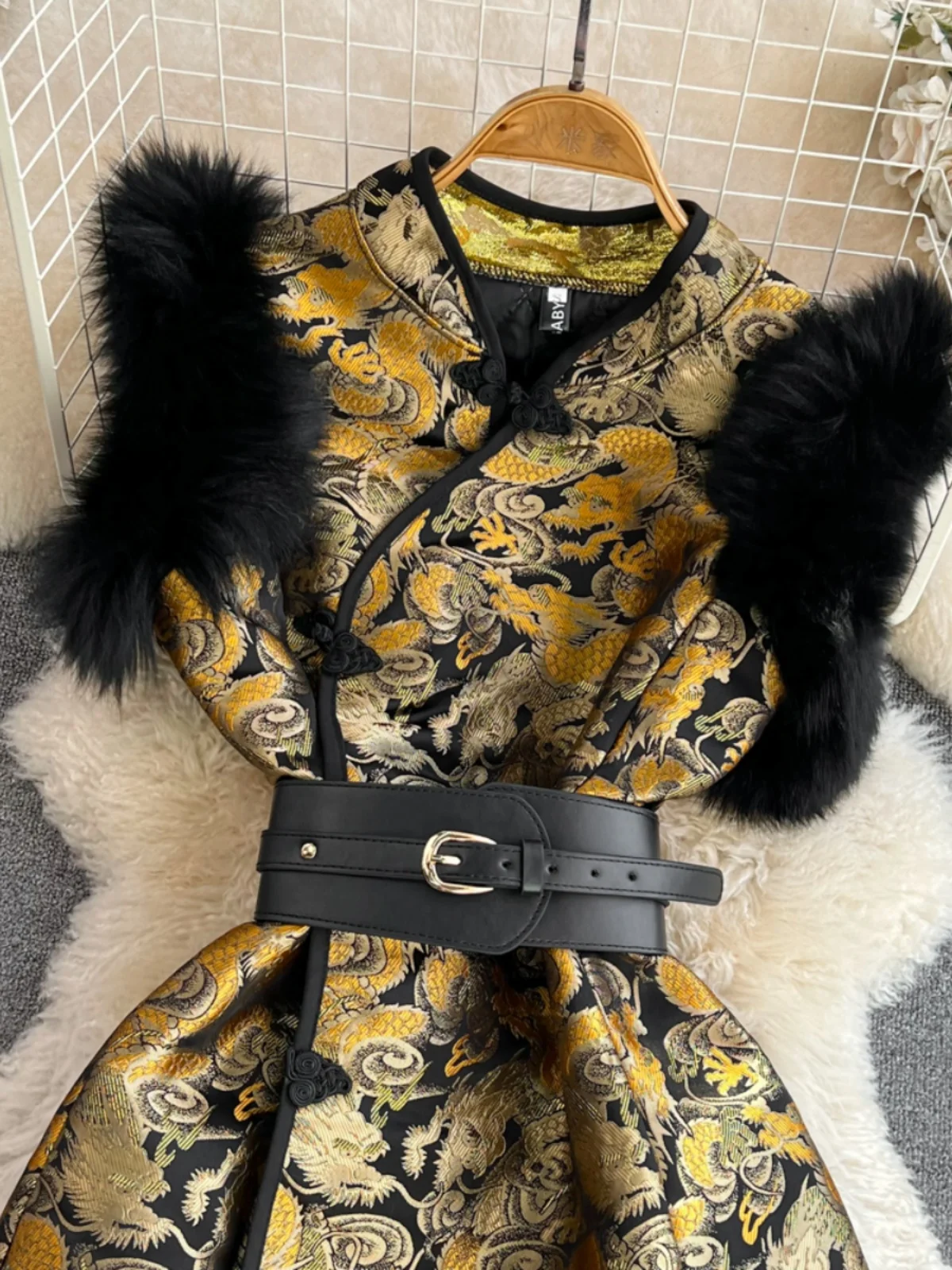 레트로 중국풍 플로럴 자수 퍼 패치워크 스탠드 칼라 허리 슬림핏 A라인 미니 원피스