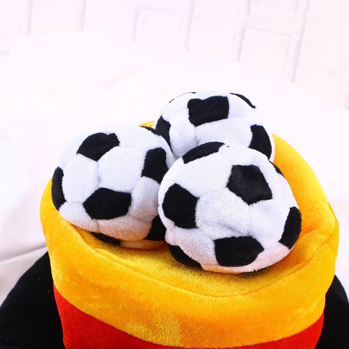 

Funny Cheering Football Cheerleading Hat Soft Comfortable Fan Cap Soccer Shape Football Fans Headgear Adult Kids Party