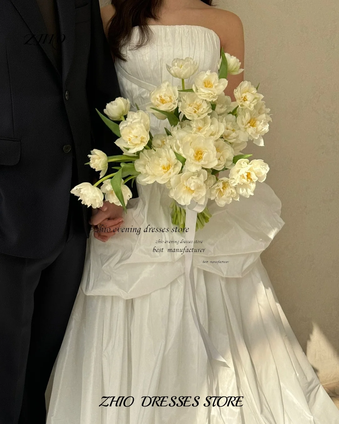 ZHIO 화이트 플리츠 한국 웨딩 A 라인 새틴 푹신한 스트랩리스 맞춤형 트레일링 길이 실내 웨딩 로맨틱 행사 웨딩드레스