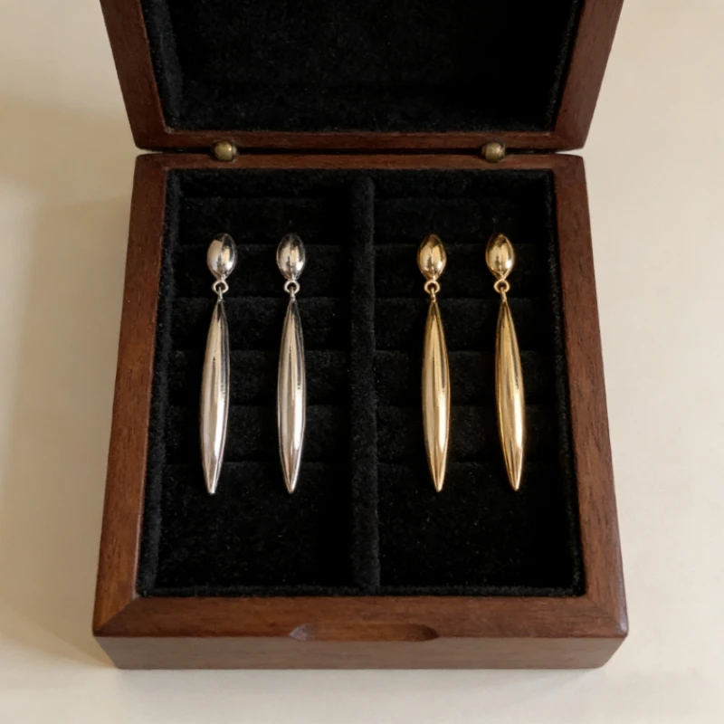 

Retro Hong Kong Style Ear Jewelry Metal Texture Exquisite Tassel Earrings Luxury High Grade Personality Elegant Ear Accessories