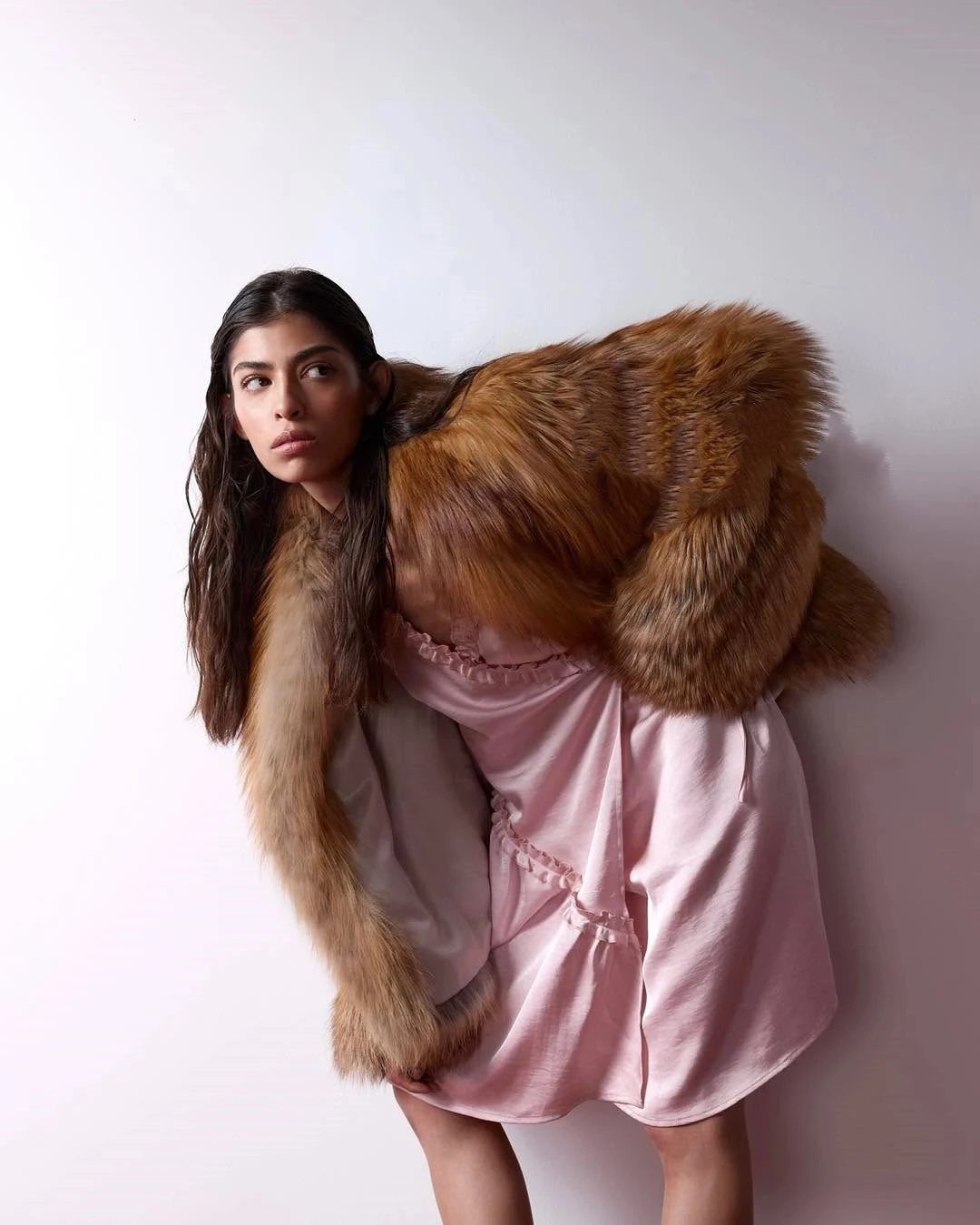 

Женская роскошная куртка из искусственного меха, модная свободная теплая верхняя одежда с круглым вырезом и длинными рукавами, женские зимние новые шикарные повседневные куртки Highstreet