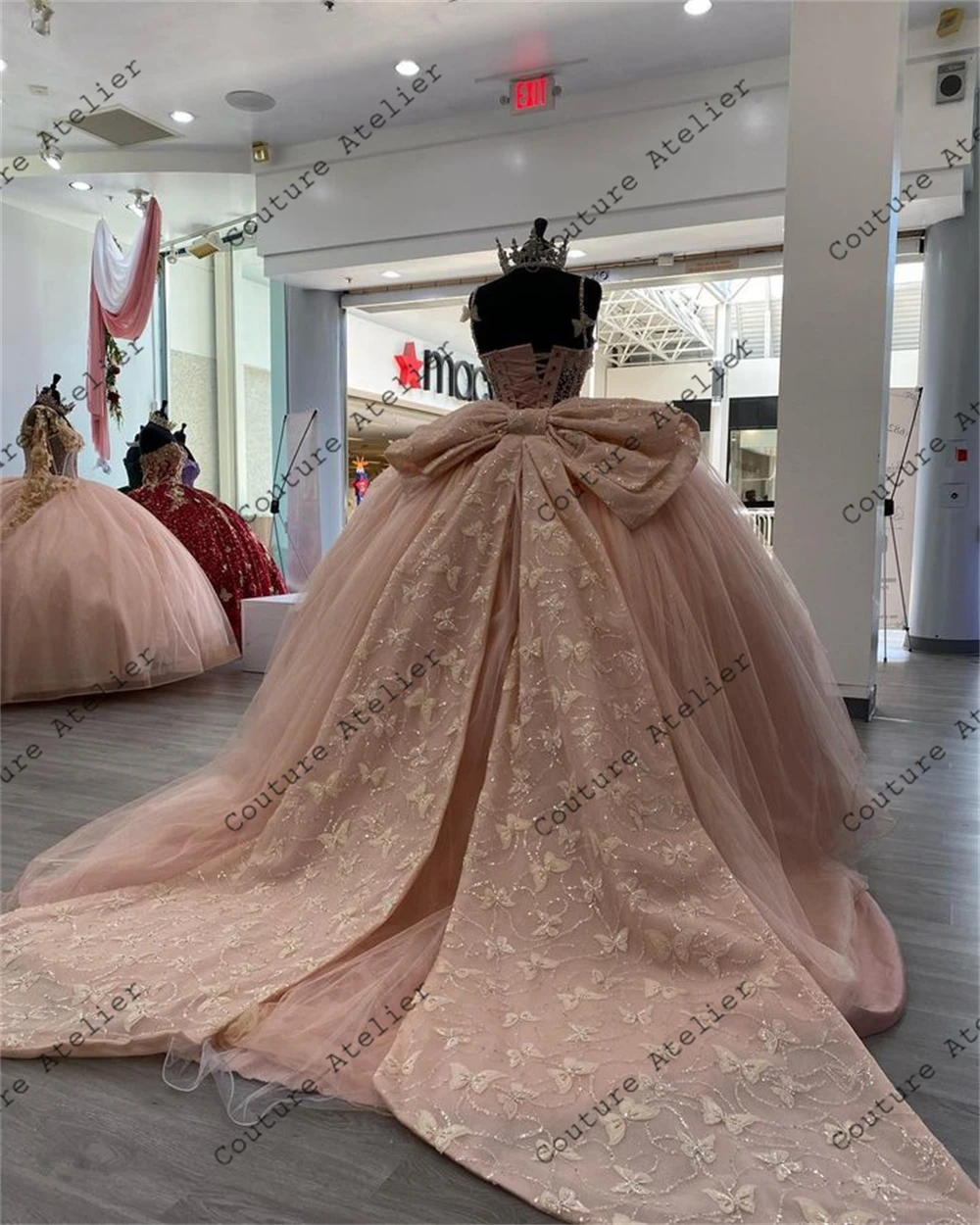 Jasnoróżowa suknia balowa typu spaghetti z motylkami Sukienka na quinceanera 2024 z kokardą Sukienka księżniczki Sweet 16, sukienka vestidos para quincea Produk