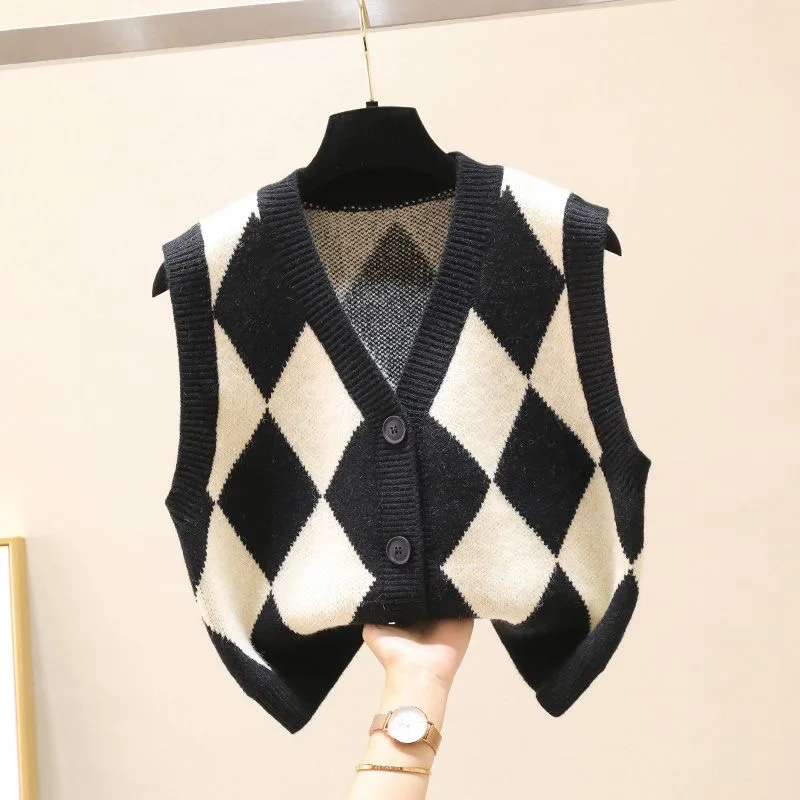 Loose Women's Knitted Sweater V-Neck Diamond Patterned Vest Spring Autumn Outerwear Fashionable Commute Style Button Detail