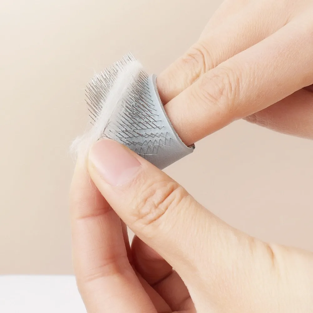 New Easy Open Knots Pet Comb Small Remove Prune Mini Needle Cleaning Comb Portable Finger Comb Pet Clean Supplies