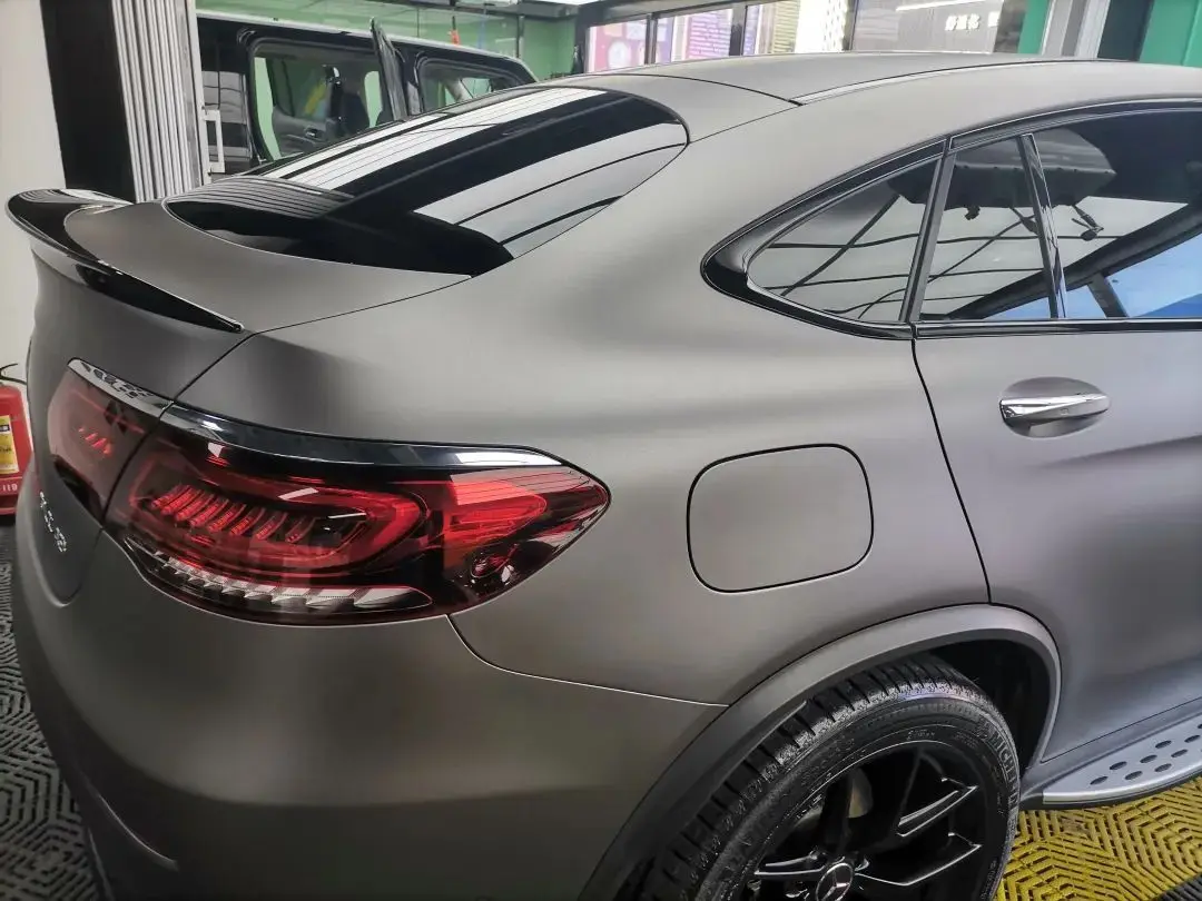 السيارات تغيير لون فيلم ماتي ملصقات الفينيل ذاتية اللصق مقاوم للماء دراجة نارية الأسود التفاف مات فيلم التفاف الشارات السيارات