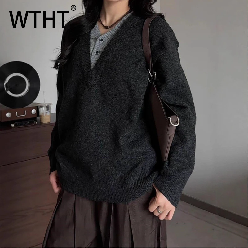 

WTHT Fashion Men's Spliced Fake Two-pieve Contrast Color Sweater Trendy V-neck Long Sleeves Pullover Male 2025 Autumn 2A2405