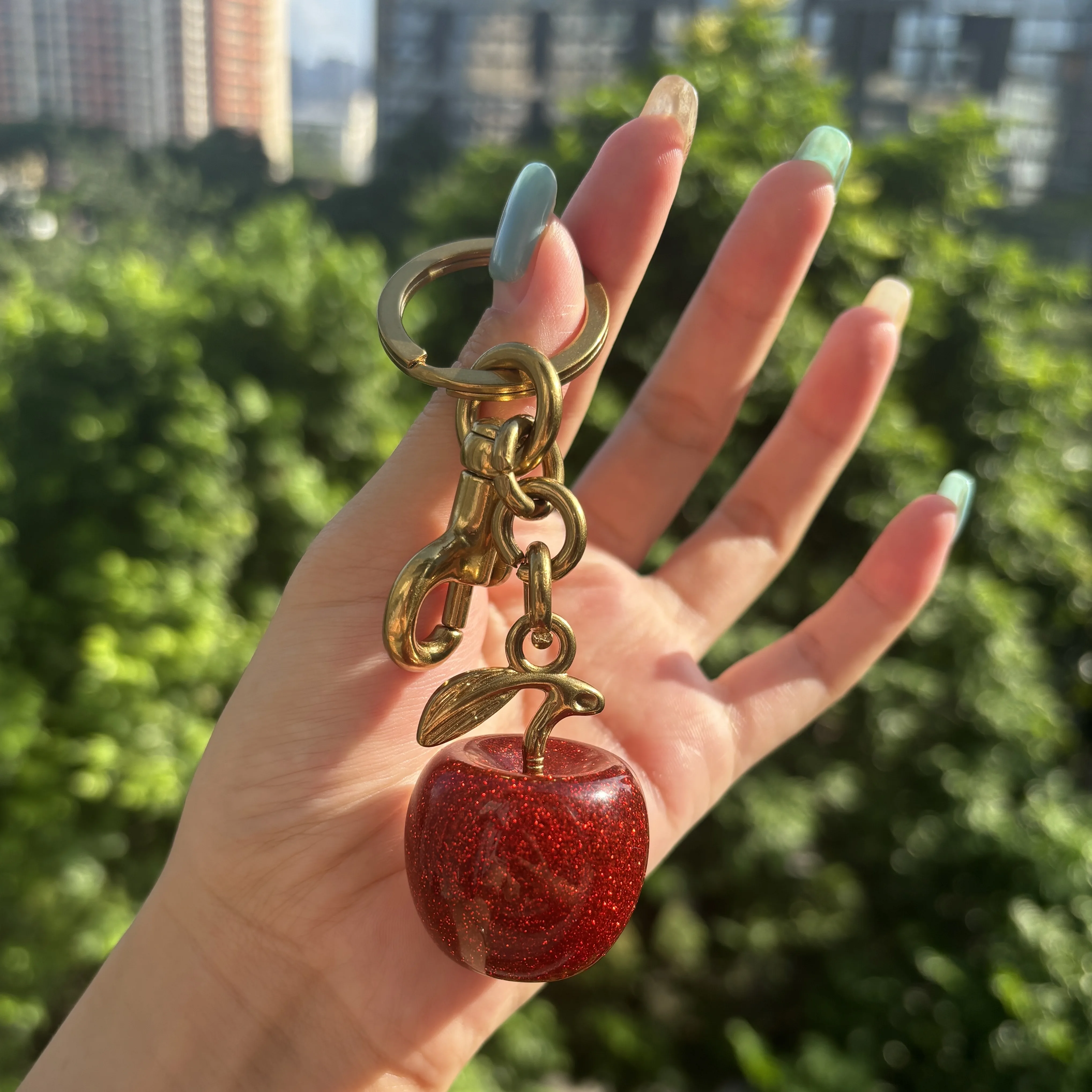 لحقيبة يد المدرب حقيبة الكتف الأحمر كريستال الكرز قلادة الديكور رائعة المفاتيح مرفق جزء