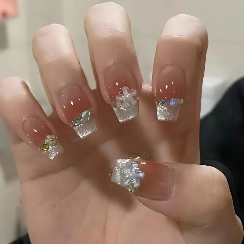 เล็บปลอมทรงโลงศพขนาดกลาง 24 ชิ้น พร้อมลายดอกไม้ประดับเพชร ดีไซน์ไล่สีแบบฝรั่งเศส ใช้ได้กับผู้หญิงและเด็กผู้หญิง